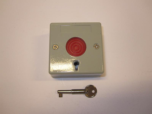 O-KNAPP I MIDTEN. nøkkel, T-483