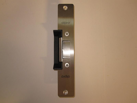elektrisk-sluttstykke-12v24v-holdekraft-1750kg - produkter/08676/Holars 007.jpg